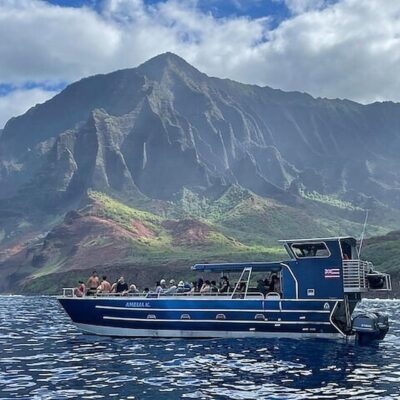 Explore the Napali Coast on a Private Boat Tour
