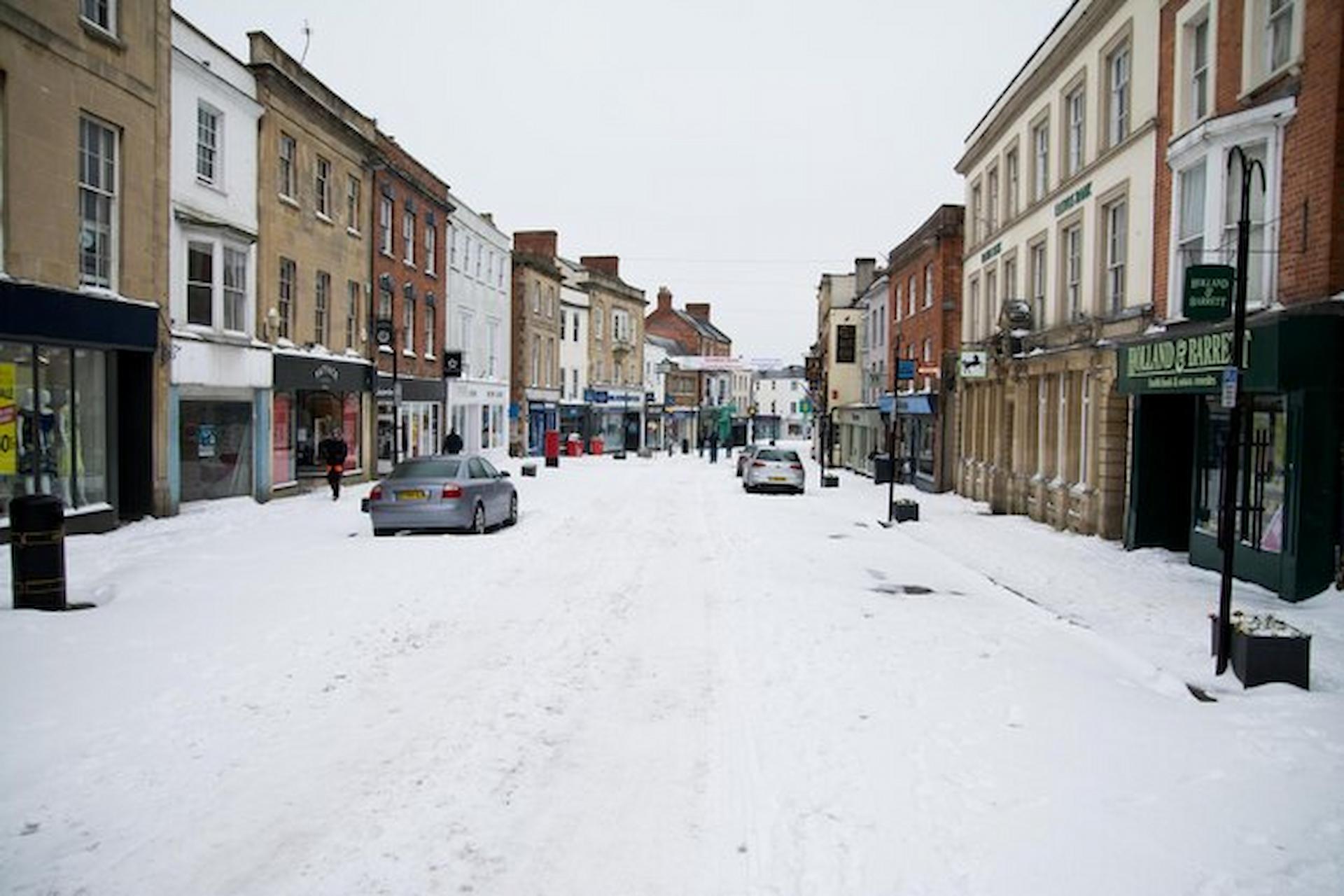 Does Cold Weather Affect Property Crime and Burglaries in the UK?